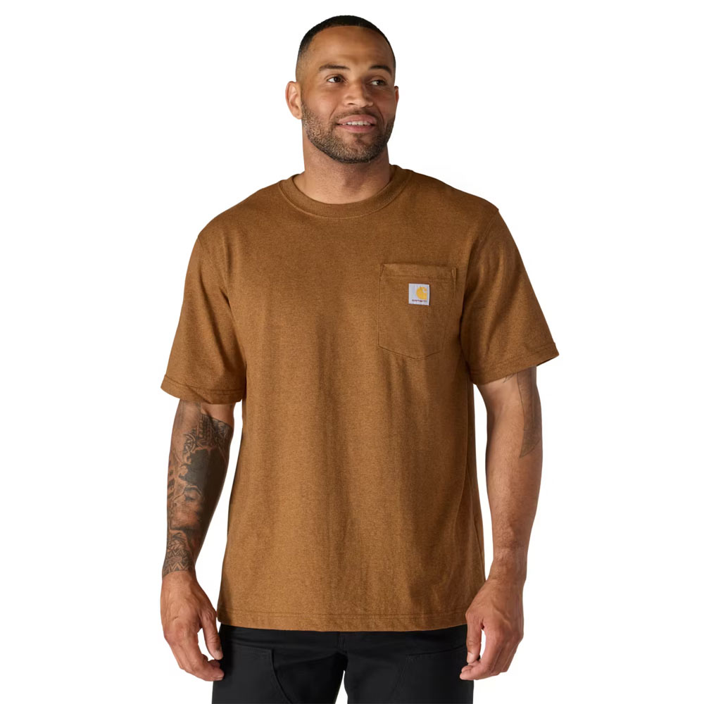 Carhartt K87 t-paita taskulla