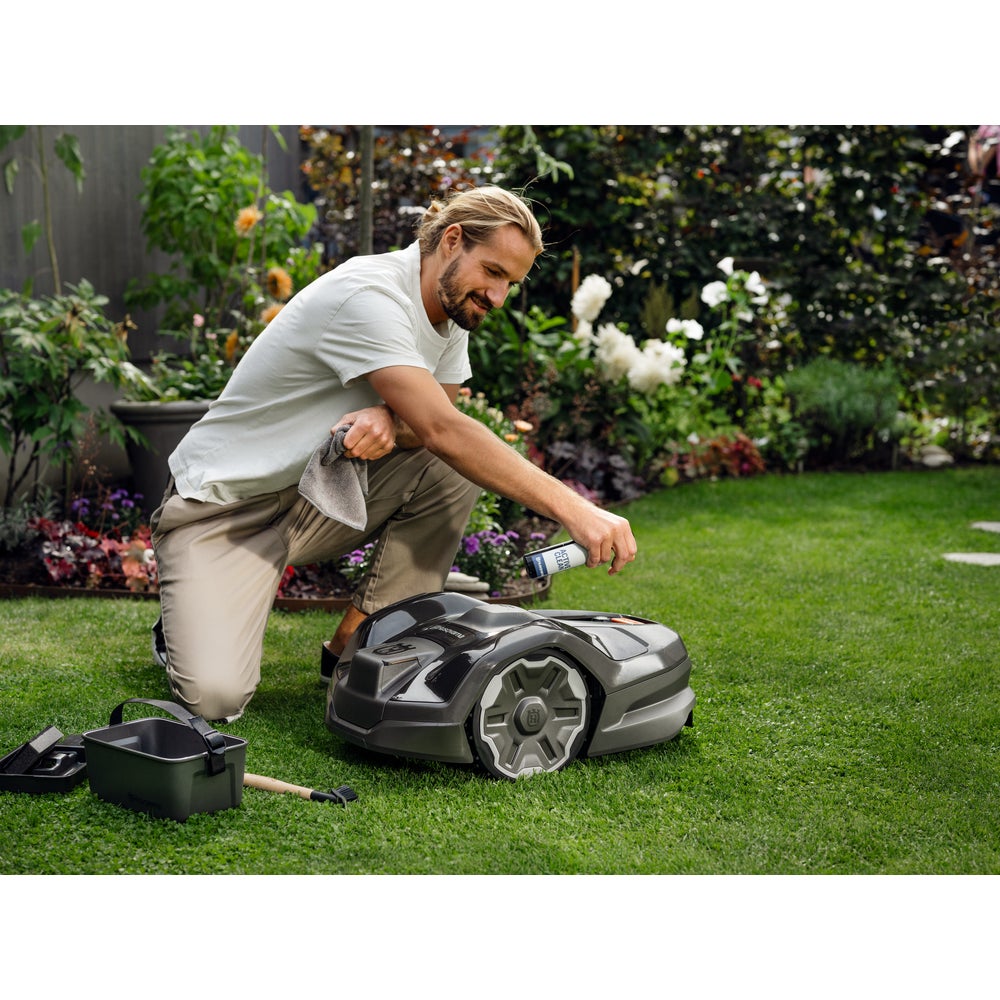 Husqvarna Automower® -huolto- ja puhdistussarja